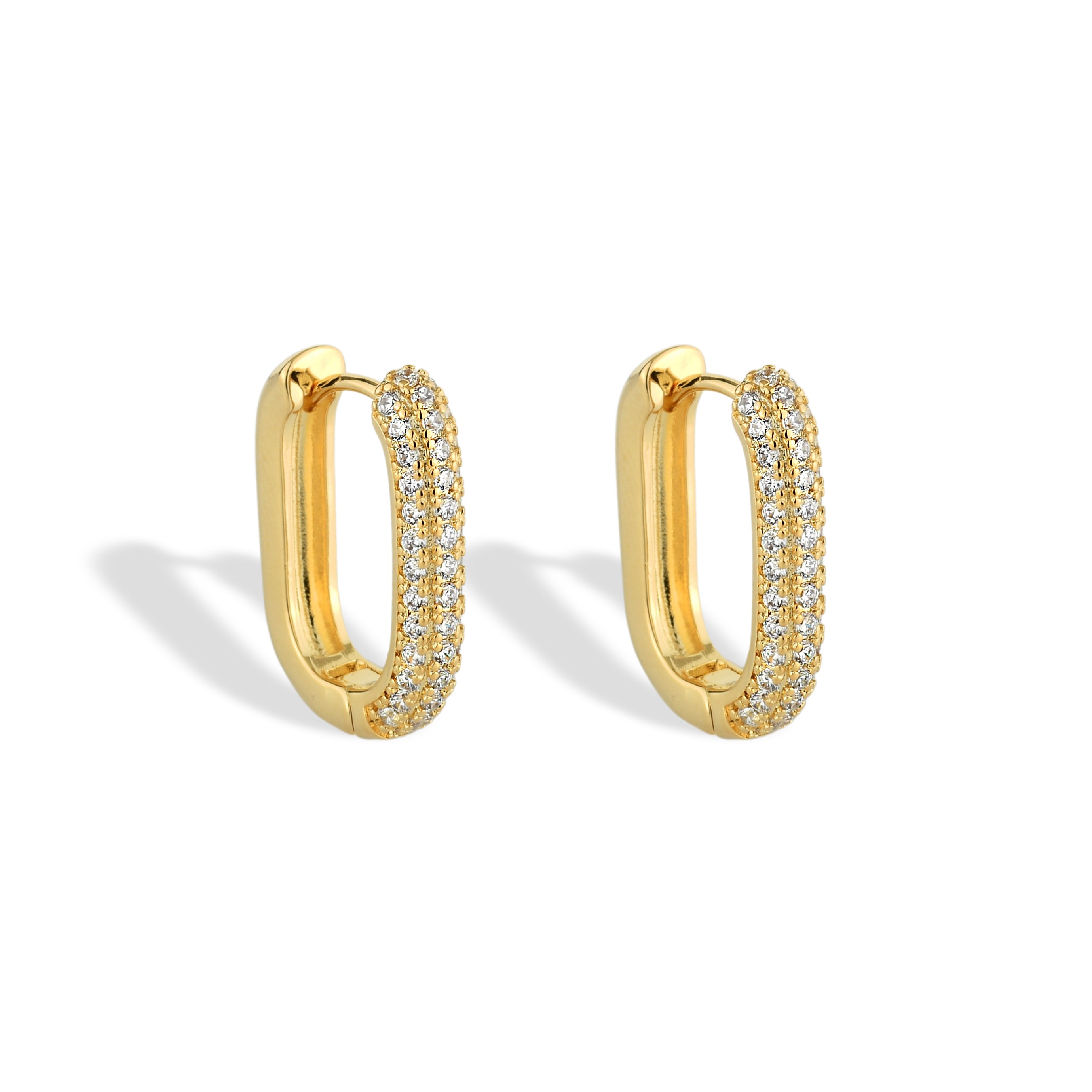 Brinco Feminino Oval Cravejado com Zircônias Banhado em Ouro 18K