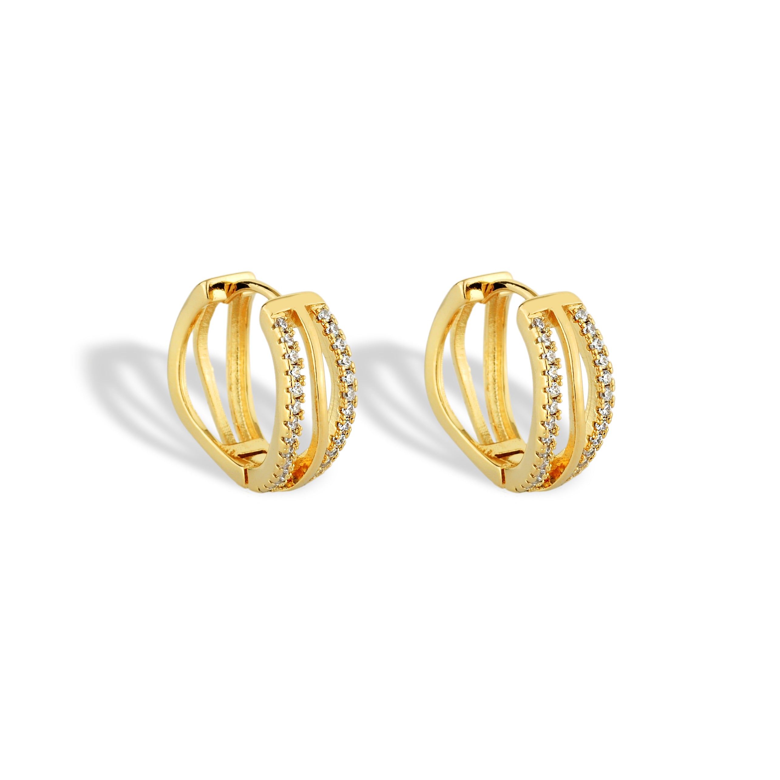 Brinco Feminino Triplo Entrelaçado Cravejado com Zircônias Banhado em Ouro 18K