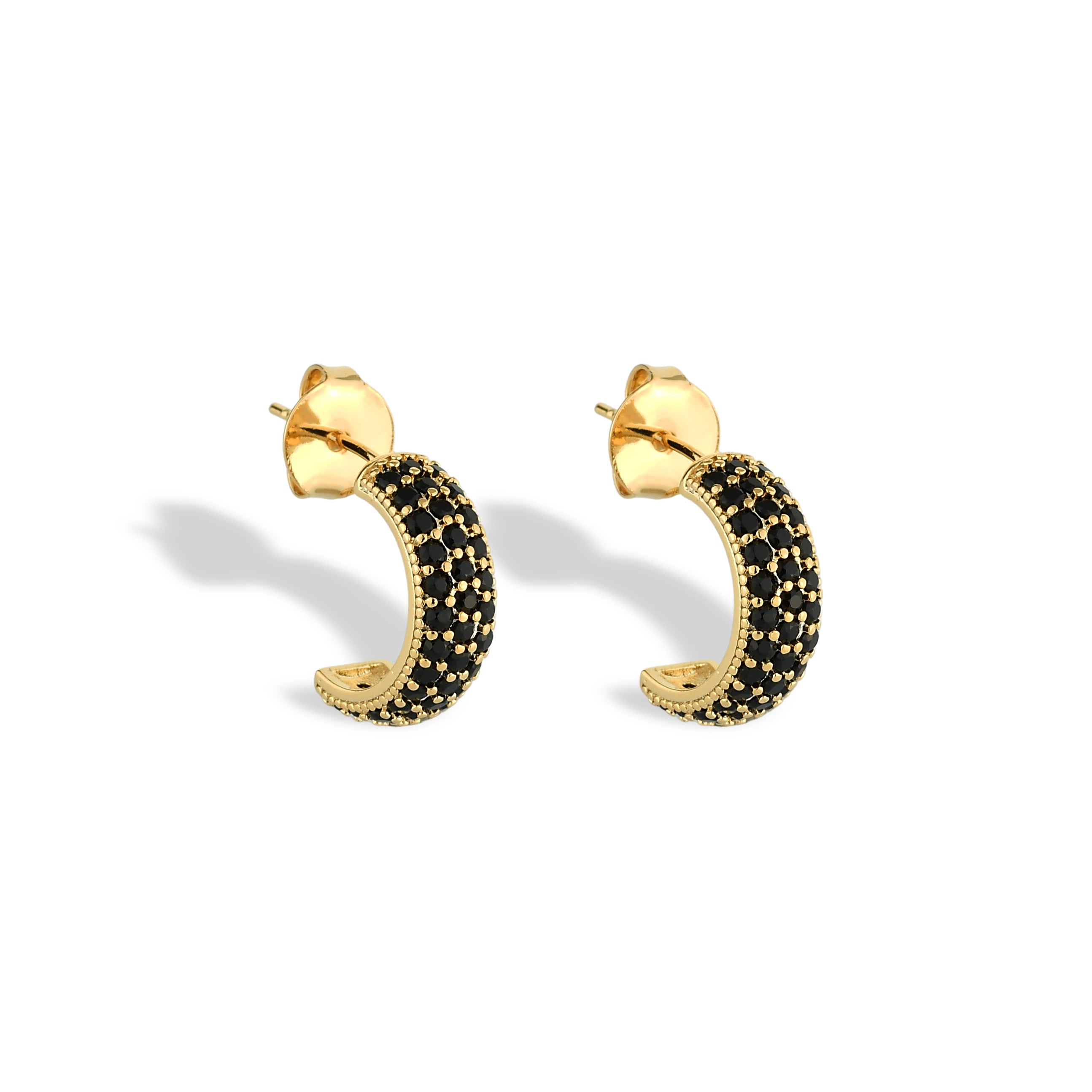 Brinco Feminino Argolas Meia-Lua Cravejada com Zircônias Pretas Banhado em Ouro 18K