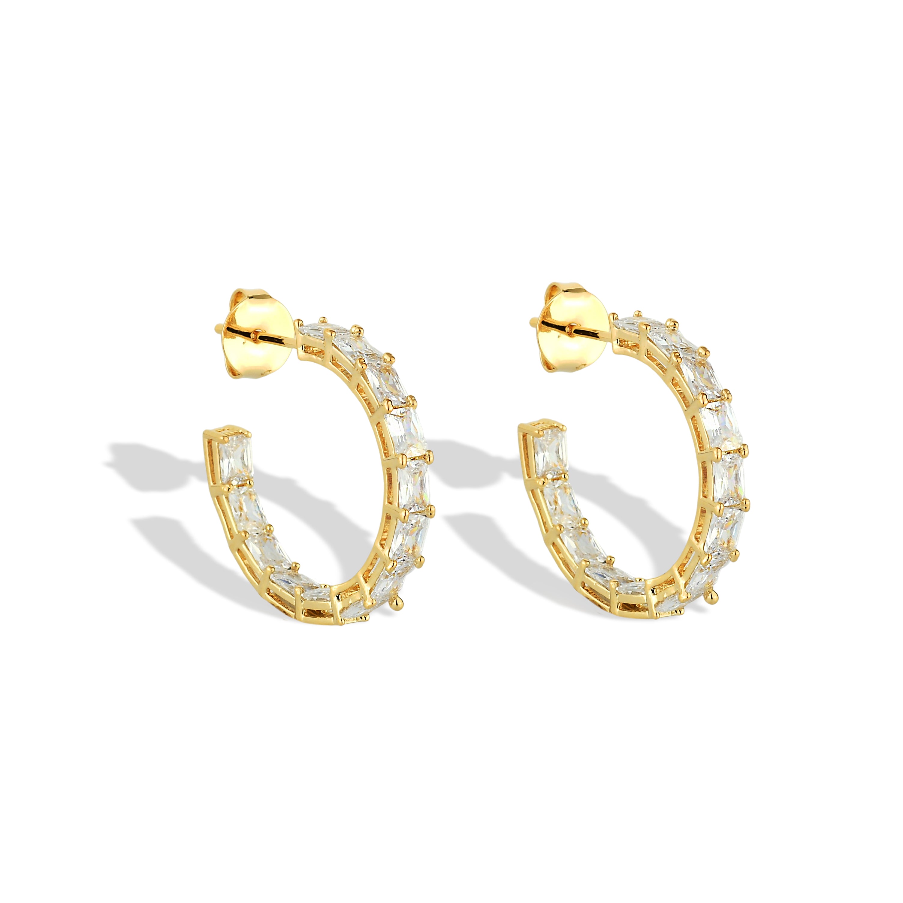 Brinco Feminino Espelhado Cravejado com Zircônias Banhado em Ouro 18K