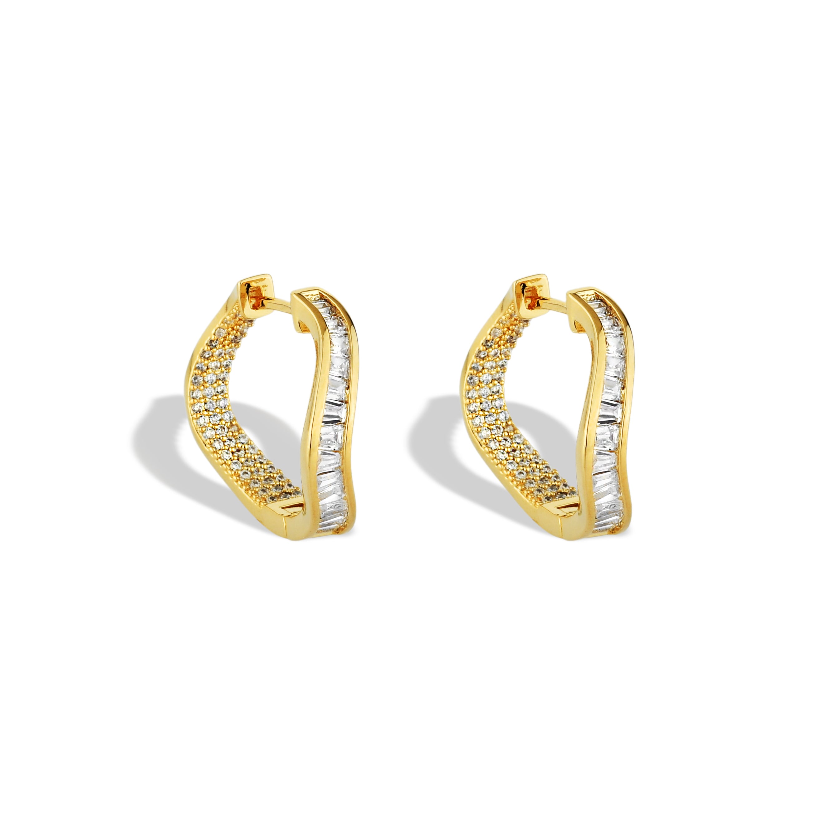 Brinco Feminino Argola Onda Espelhado Cravejado com Zircônias Banhado em Ouro 18K