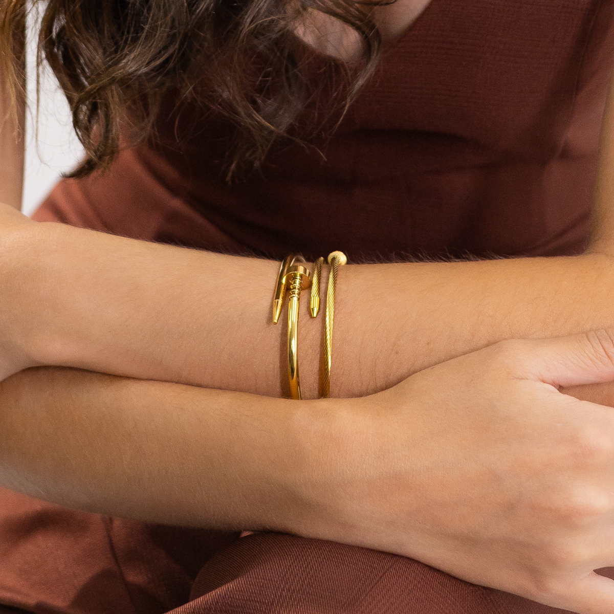 Bracelete Feminino Prego Torcido Banhado em Ouro 18K