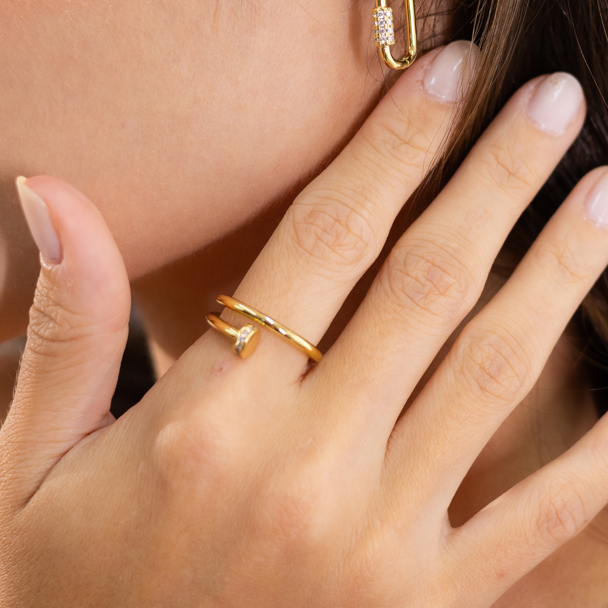 Anel Feminino Prego Cravejado com Zircônias Banhado em Ouro 18K