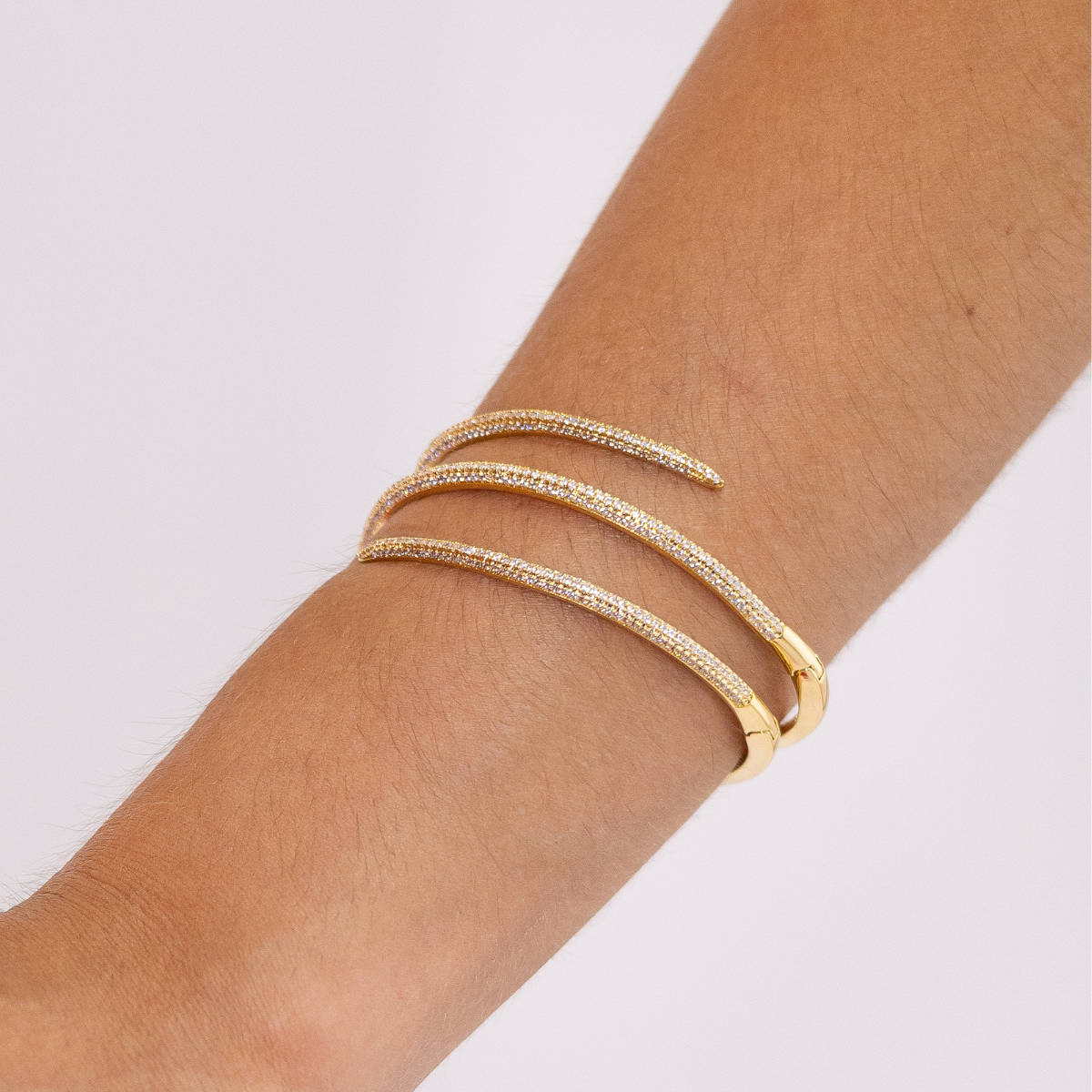 Bracelete Feminino Premium Serpente Cravejado com Zircônias Banhado em Ouro 18K