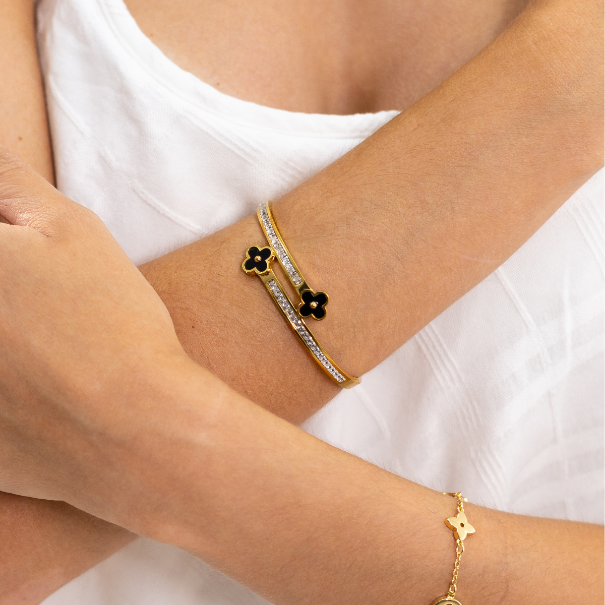 Bracelete Feminino Flor Cravejado com Zircônias Banhado em Ouro 18K