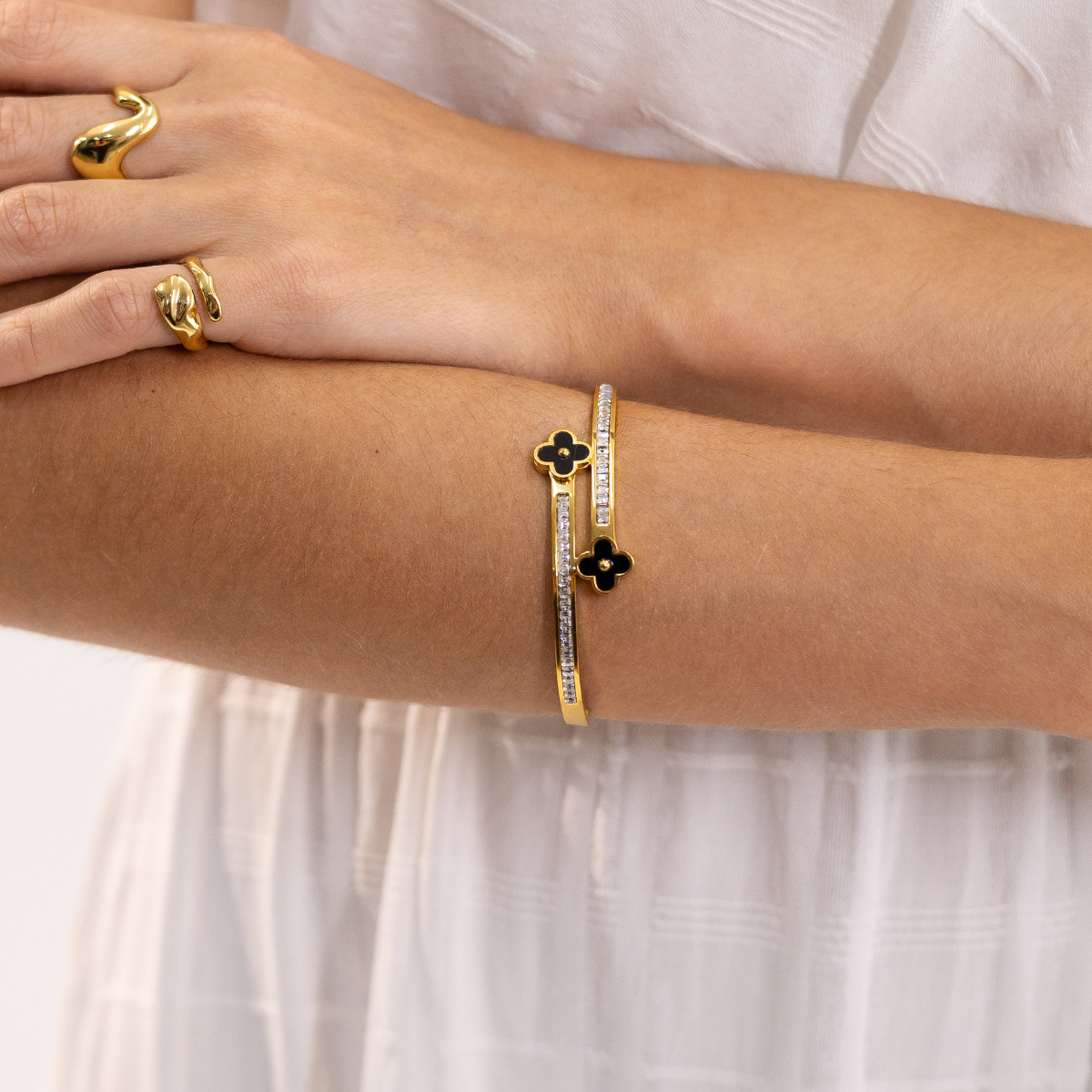 Bracelete Feminino Flor Cravejado com Zircônias Banhado em Ouro 18K