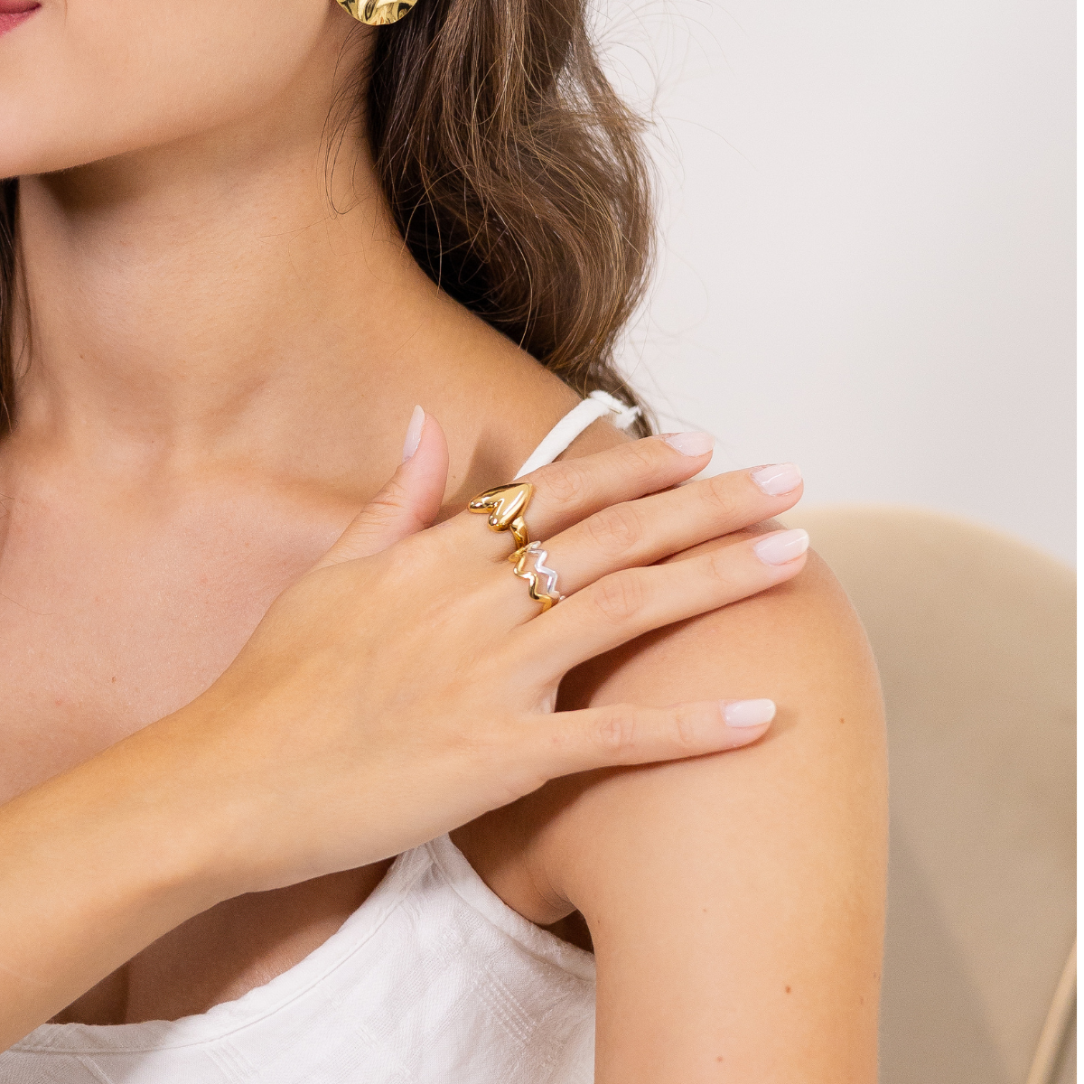 Anel Feminino Coração Esculpido Banhado em Ouro 18K