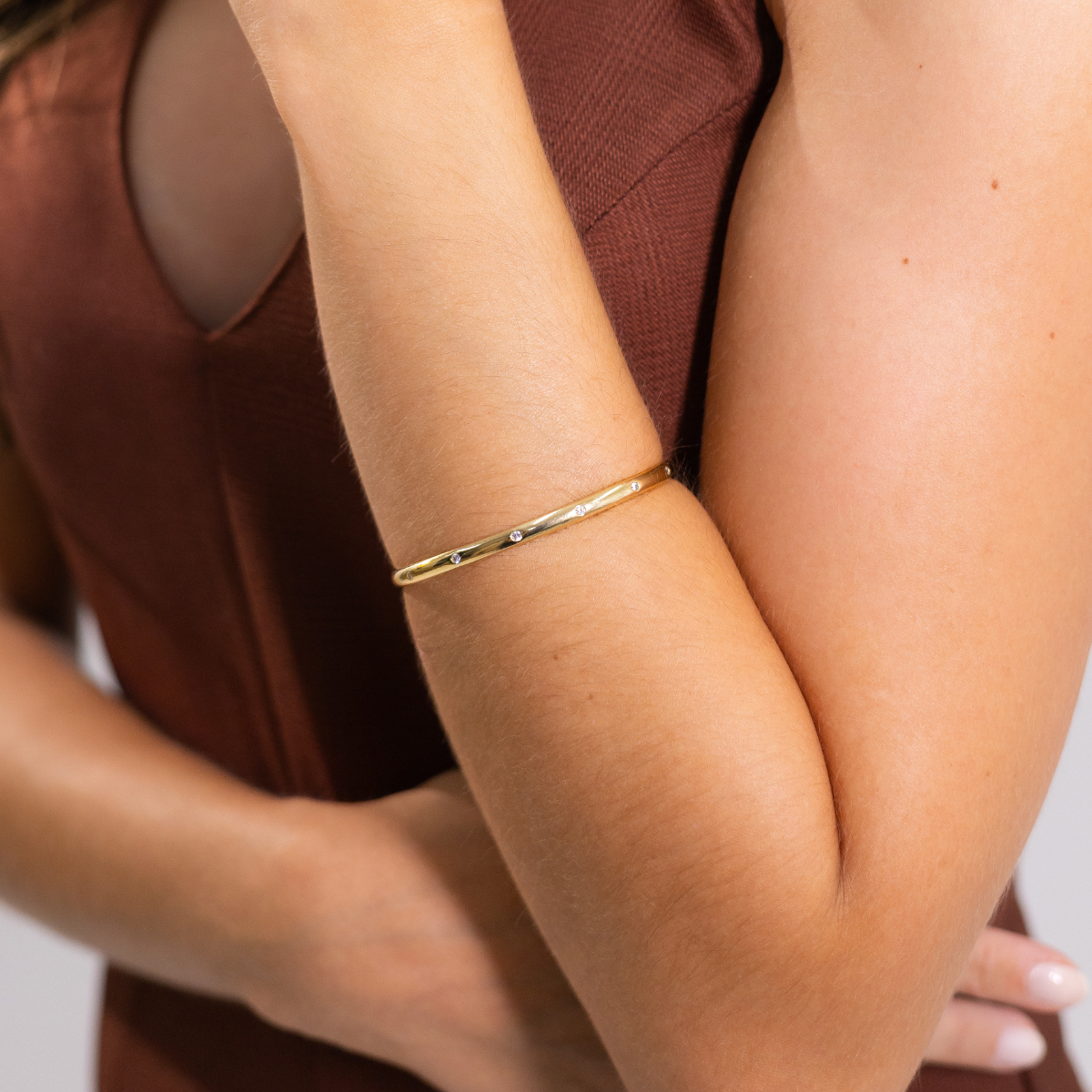 Bracelete Feminino Clássico Cravejado com Zircônias Banhado em Ouro 18K