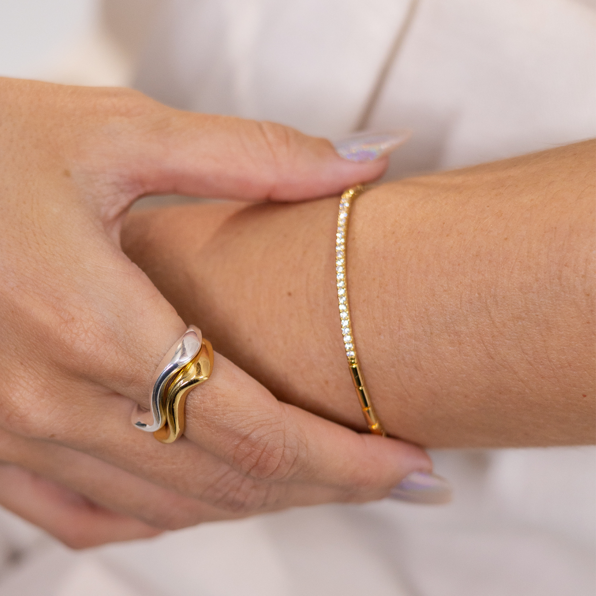 Pulseira Feminina Premium Elegance Slim Cravejada com Zircônias Banhado em Ouro 18K